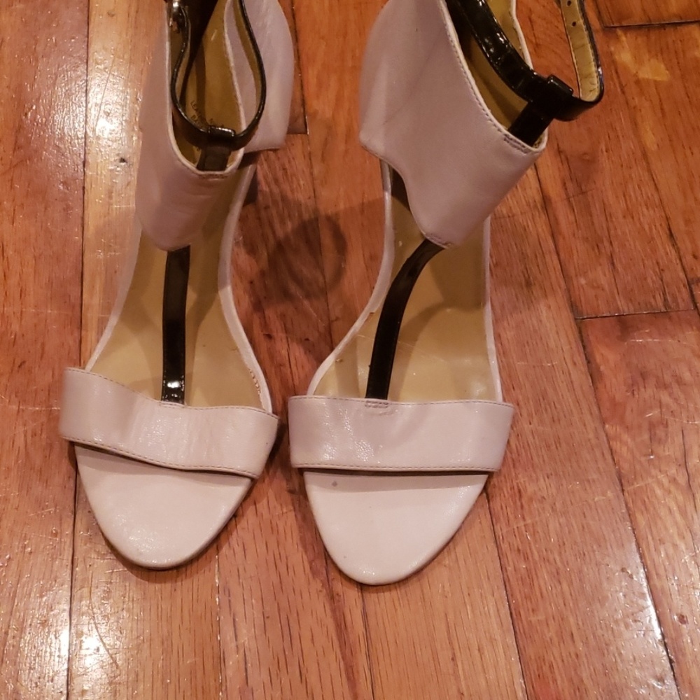 Women's shoes